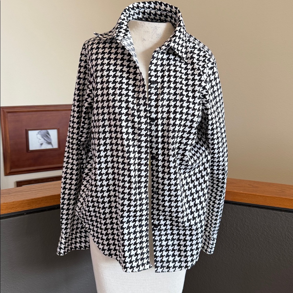 Lauren Ralph Lauren Black & White Houndstooth Shirt no iron size small Buttons